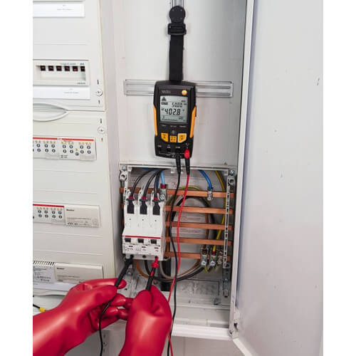 Main product image of Digital Multimeter with Auto-Test, Capacitance, TRMS, Low Pass Filter & 1000V