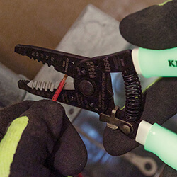 Klein-Kurve High-Visibility Wire Stripper/Cutter (Solid 10-18, Stranded 12-20)
