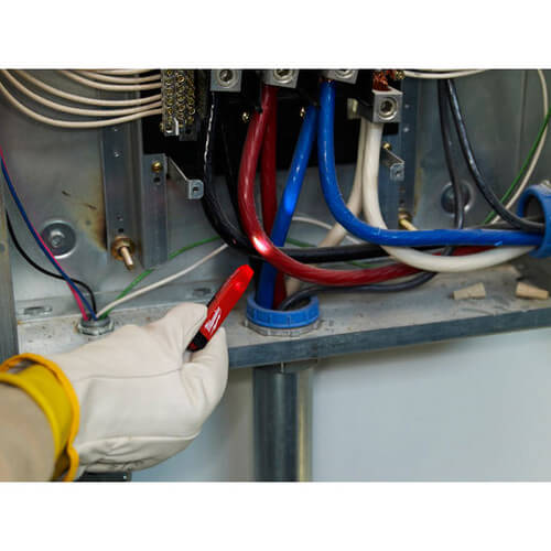 220120 Milwaukee 220120 Voltage Detector w/ Work Light