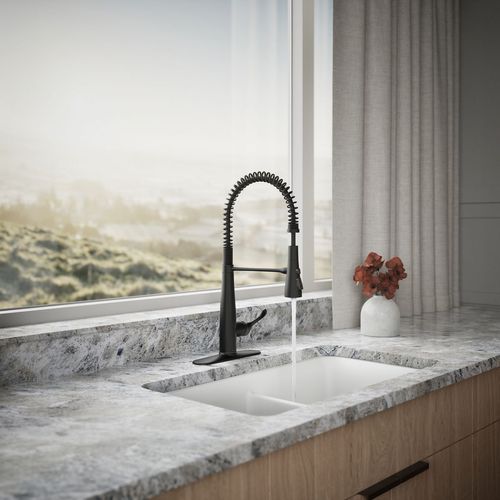 Main product image of Simplice Semi-Professional 1-Handle Pull Out Kitchen Faucet with Spray (Matte Black), K-22033-BL