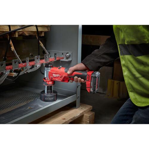 Main product image of M18 FORCE LOGIC 6 Ton Knockout Tool Kit (1/2"-4")
