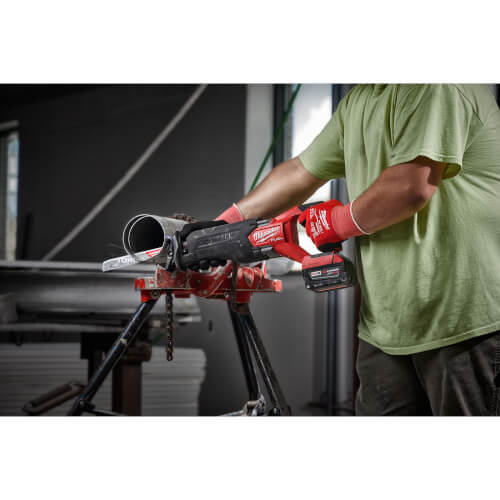 Main product image of M18 Fuel SAWZALL Reciprocating Saw Kit - 2 Battery XC5.0