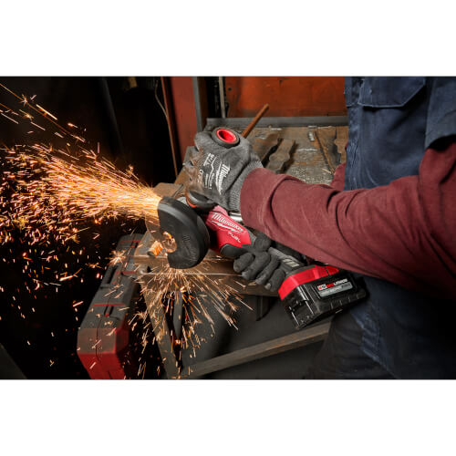 M18 FUEL 4-1/2" / 5" Grinder Paddle Switch, No-Lock Kit w/ M18 Battery Pack, and Rapid Charger