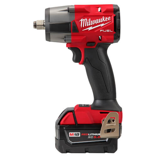 M18 Fuel 1/2" Mid-Torque Impact Wrench w/ Friction Ring Kit