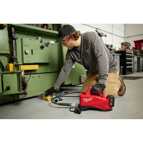 Main product image of M18 Brushless Single Acting 60in3 10,000psi Hydraulic Pump