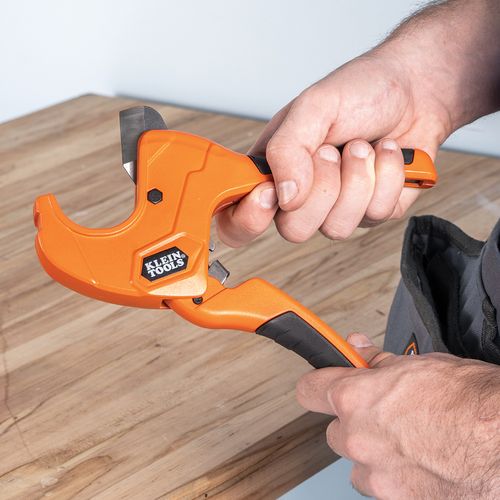 Main product image of 1-1/4" Ratcheting PVC Pipe Cutter