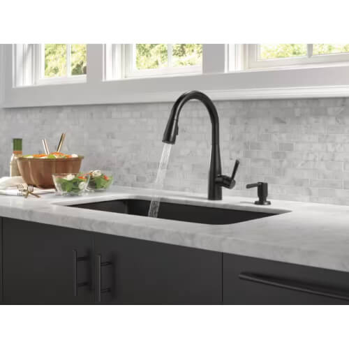 Main product image of Essa Single Handle Pull-Down Kitchen Faucet (Matte Black)