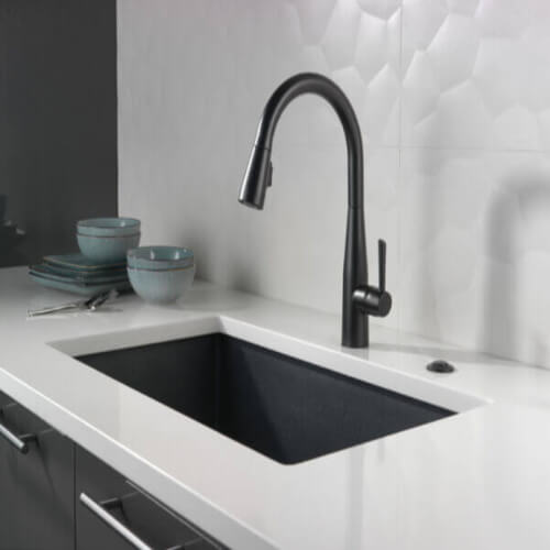 Main product image of Essa Single Handle Pull-Down Kitchen Faucet (Matte Black)
