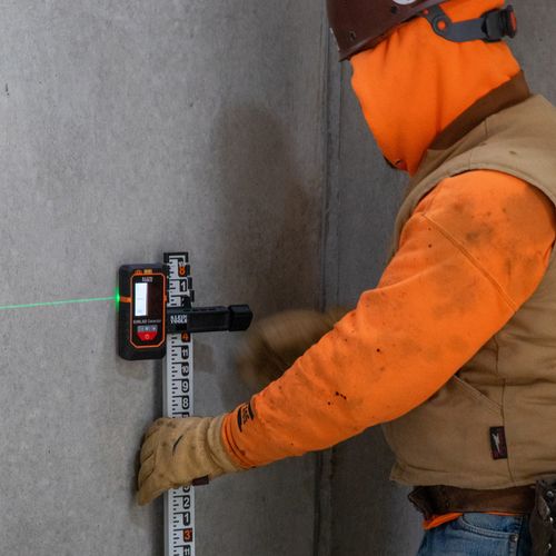 Main product image of Green Rotary Self-Leveling Laser Level with Plumb Spot and Tripod