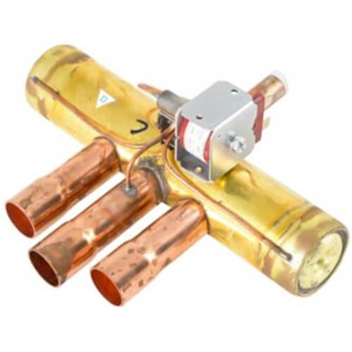 Main product image of Reversing Valve w/ Coil (24V), 98M43