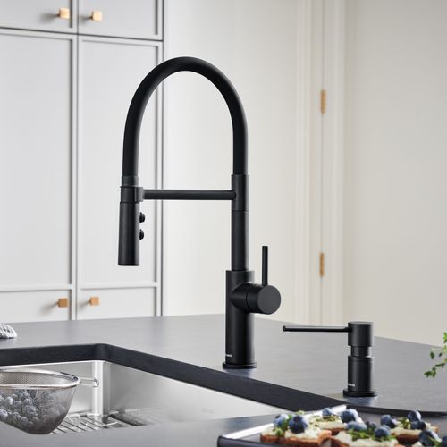 Main product image of Catris Flexo Semi-Pro Pull-Down Dual-Spray Kitchen Faucet (Matte Black), 443026