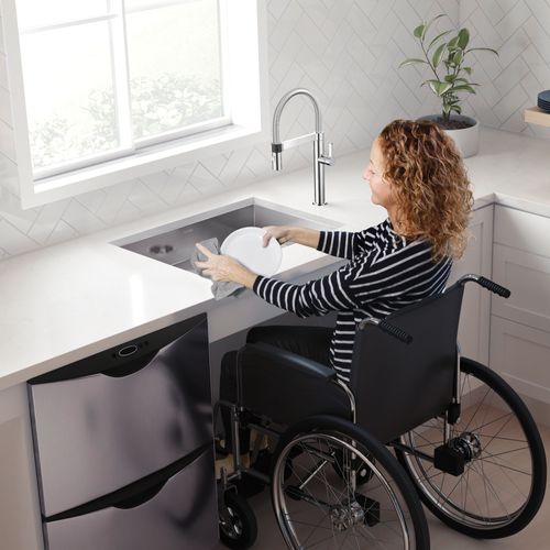 Main product image of Quatrus R0 25" Single Bowl Undermount ADA Stainless Steel Kitchen Sink, 443047