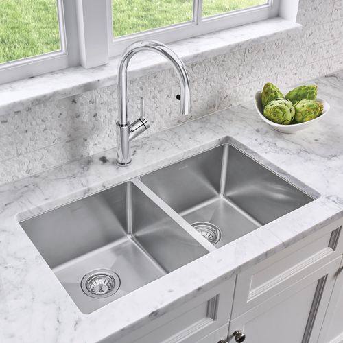 Main product image of Quatrus R15 32" 50/50 Double Bowl Undermount Stainless Steel Kitchen Sink, 443149