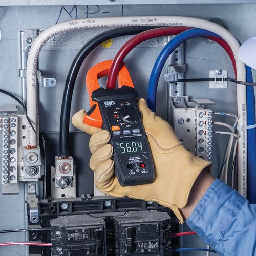 Main product image of Digital Pro Clamp Meter AC/DC Auto-Ranging w/ Worklight