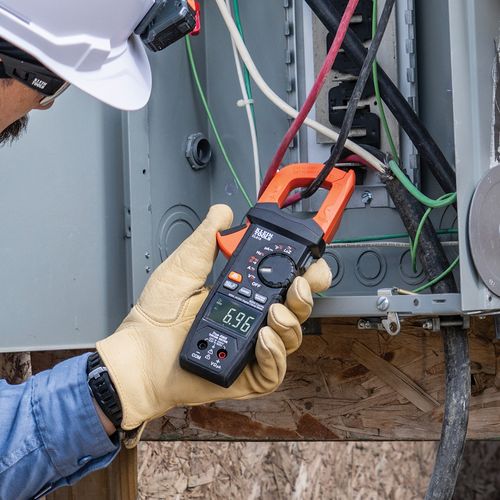 Main product image of Digital Pro Clamp Meter AC/DC Auto-Ranging w/ Worklight