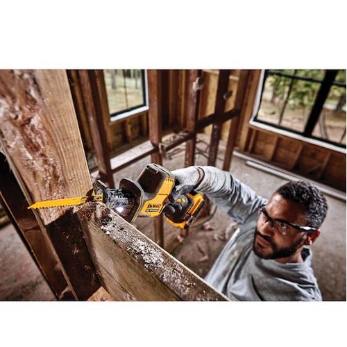 Main product image of ATOMIC 20V MAX Cordless One-Handed Reciprocating Saw Kit