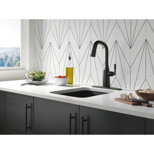 Everly Escutcheon (Matte Black), RP100190BL