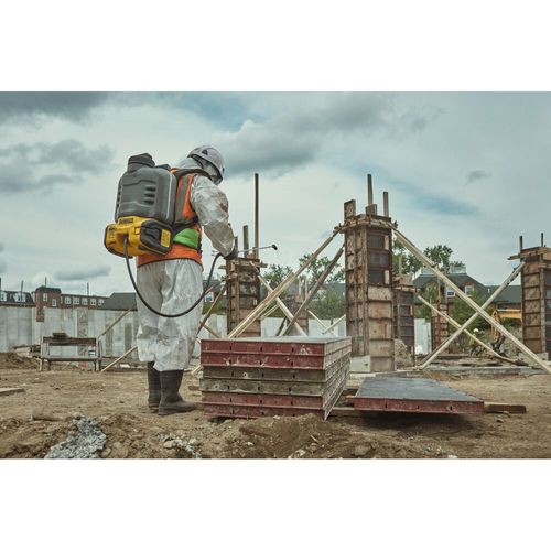 Main product image of 20V MAX XR Concrete Chemical Sprayer Kit, DCCS1100GH1