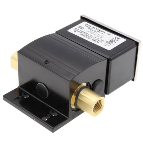 Main product image of Wet/Wet Differential SPDT Pressure Switch, 1/4" FNPT, NEMA 4X (10 - 25 PSI)