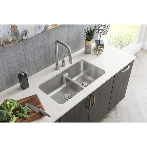 Main product image of Lustertone Classic Stainless Steel 32-1/16" x 18-1/2" x 9" 40/60 Double Bowl Undermount Sink w/ Aqua Divide