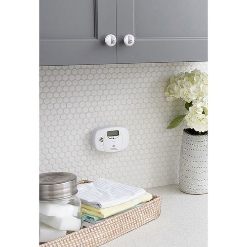 Main product image of Plug-In Carbon Monoxide Alarm w/ Battery Backup & Digital Display