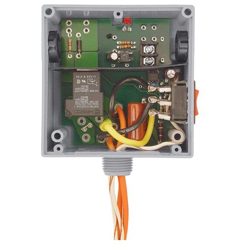 Main product image of Enclosed Low Input/Optoisolated Relay, 20A SPST + Override, 208-277 Vac Power Input, 5-25 Vac/dc Control Input, Hi/Lo Voltage Separation, NEMA 1 Housing
