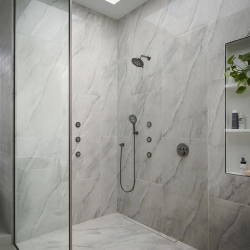Main product image of Shower Head, 6-1/2" - 3 Sprays, 1.75 GPM (Hard Graphite)