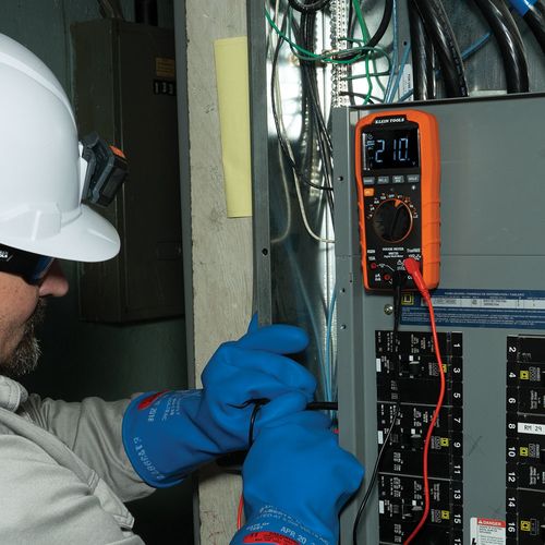 Main product image of Digital Multimeter, TRMS Auto-Ranging, 1000V, Temp, Low Impedance