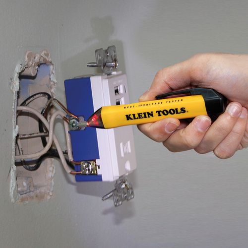 Main product image of Non-Contact Voltage and GFCI Receptacle Test Kit