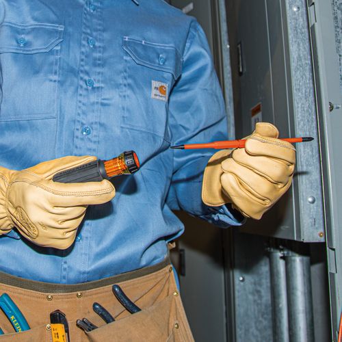 Main product image of Flip-Blade Insulated Screwdriver, 2-in1, Ph Bit #1, Sl Bit 3/16", 32286