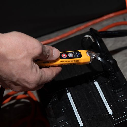 Main product image of Dual Range Non-Contact Voltage Tester with Flashlight, 12 to 1000V AC, NCVT3P