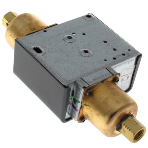 Differential Pressure Control, SPDT Differential w/ 1/4" Female Fittings