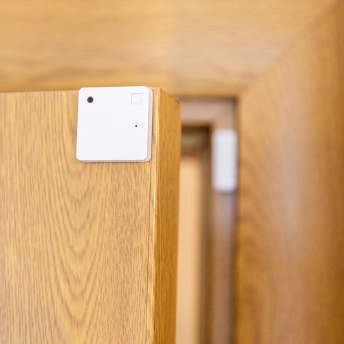 Main product image of BLU Door & Window Contact Sensor w/ ZigBee Connectivity (White)