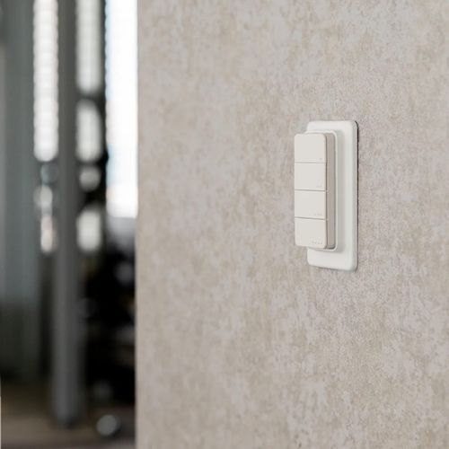 Main product image of BLU 4-Button Remote Control w/ ZigBee & Bluetooth Connectivity