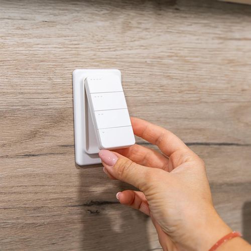 Main product image of BLU 4-Button Remote Control w/ ZigBee & Bluetooth Connectivity