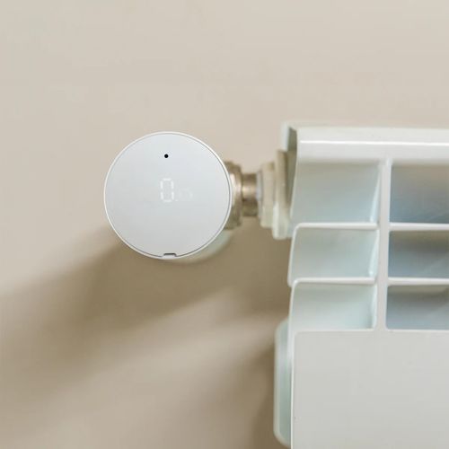 Main product image of BLU Thermostatic Radiator Valve with Bluetooth Gateway