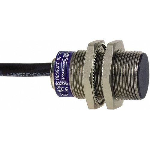 Main product image of Inductive Proximity Sensor, Cylinder, 10 mm Sensing Distance, 12 to 24 VDC, PNP, 3-Wire, XS1N18PA349