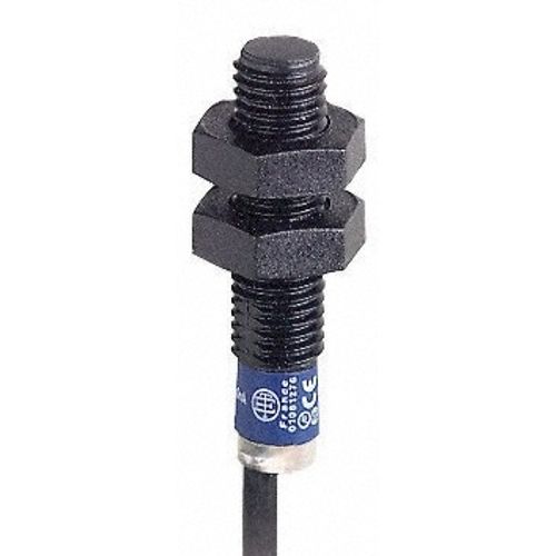 Main product image of Inductive Proximity Sensor, Cylinder, 2.5 mm Sensing Distance, 12 to 24 VDC, PNP, 3-Wire, XS4P08PA340