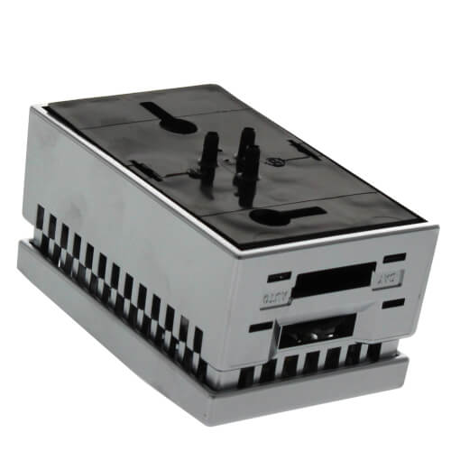 Main product image of Pneumatic Thermostat Direct Acting, Heating includes small Wall Plate and Satin Chrome Cover (59 to 90F), TP970A2145