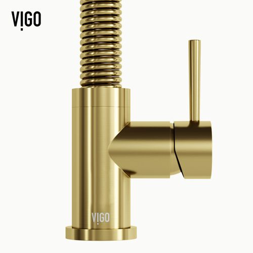 Main product image of Edison Single Handle Pull-Down Sprayer Kitchen Faucet (Matte Brushed Gold), VG02001MG