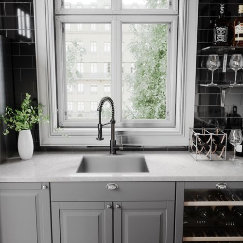 Main product image of Edison Single Handle Pull-Down Sprayer Kitchen Faucet (Stainless Steel/Matte Black), VG02001STMB
