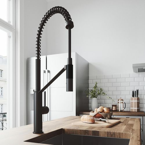 Main product image of Livingston Single Handle Pull-Down Sprayer Kitchen Faucet (Matte Black), VG02027MB