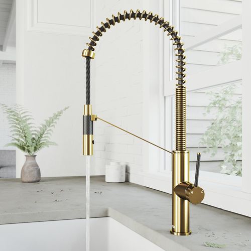 Main product image of Livingston Single Handle Pull-Down Sprayer Kitchen Faucet (Matte Brushed Gold), VG02027MG