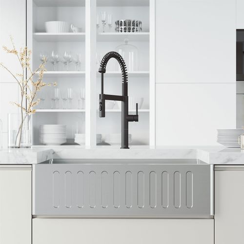 Main product image of Edison Pro Single Handle Pull-Down Kitchen Faucet (Matte Black), VG02052MB
